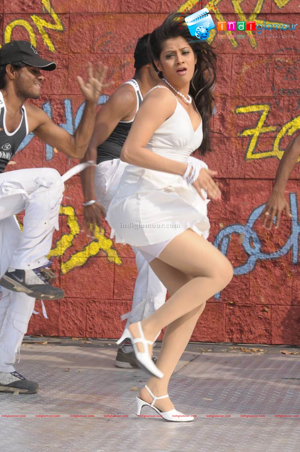 Sindhu Tolani Poison Movie Photoshoot Actress hd photo